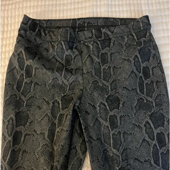 Tribal snakeskin skinny pull on pants - Picture 1 of 4